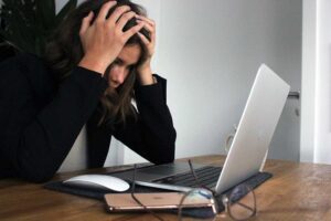 Web Napoli Agency: Verifiche e soluzioni per il problema "il mio PC non dà più segni di vita"
